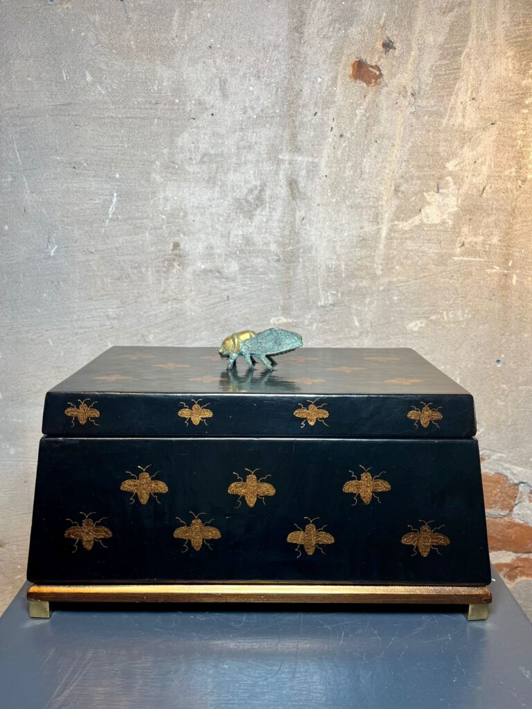 Bee box