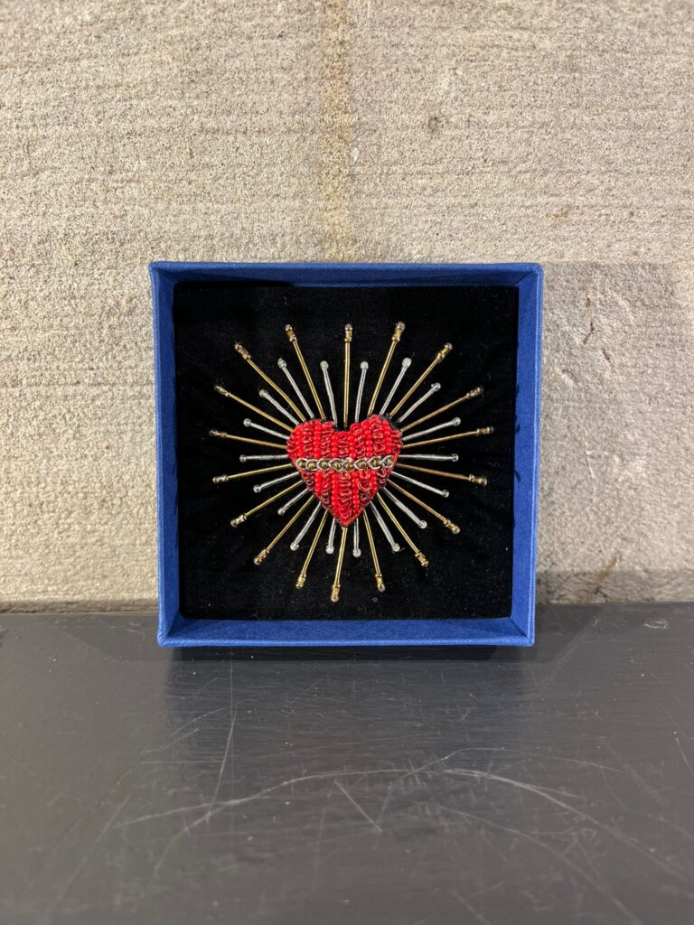 Broche Sacred Heart