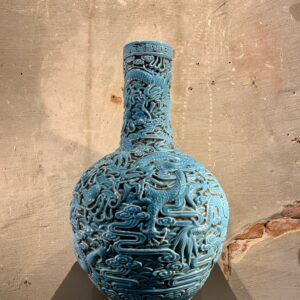 Dragon vaas blauw hoog 55 cm en breed 25 cm
