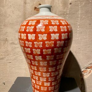 Vaas met vlinders oranje