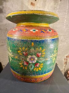 Houten melkpot kleur donker groen met bloemen