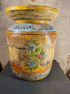 Houten melkpot kleur licht geel met blauw