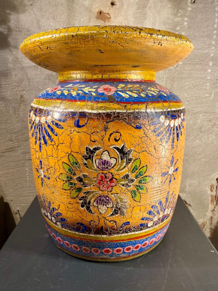 Houten melkpot kleur okergeel met blauw