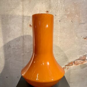 Vaas oranje large hoog 52 cm en breed 38 cm