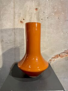 Vaas oranje medium hoog 42 cm en breed 26 cm
