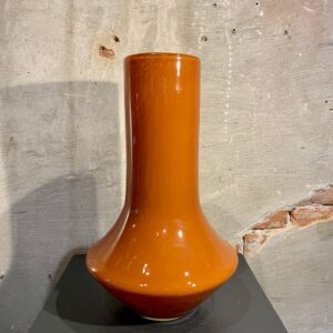 Vaas oranje medium hoog 42 cm en breed 26 cm